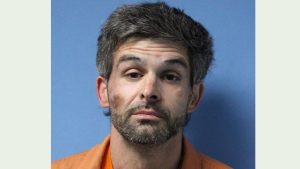 Man arrested after multi-town pursuit in Wayne County