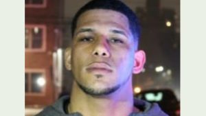 Carjacking suspect surrenders in Wayne