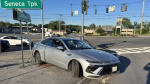 Woman charged with DWI after crash in New Hartford
